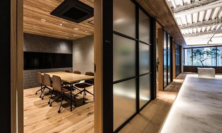 上海海派簡約風(fēng)辦公室裝修設(shè)計(jì)的特點(diǎn)是什么？