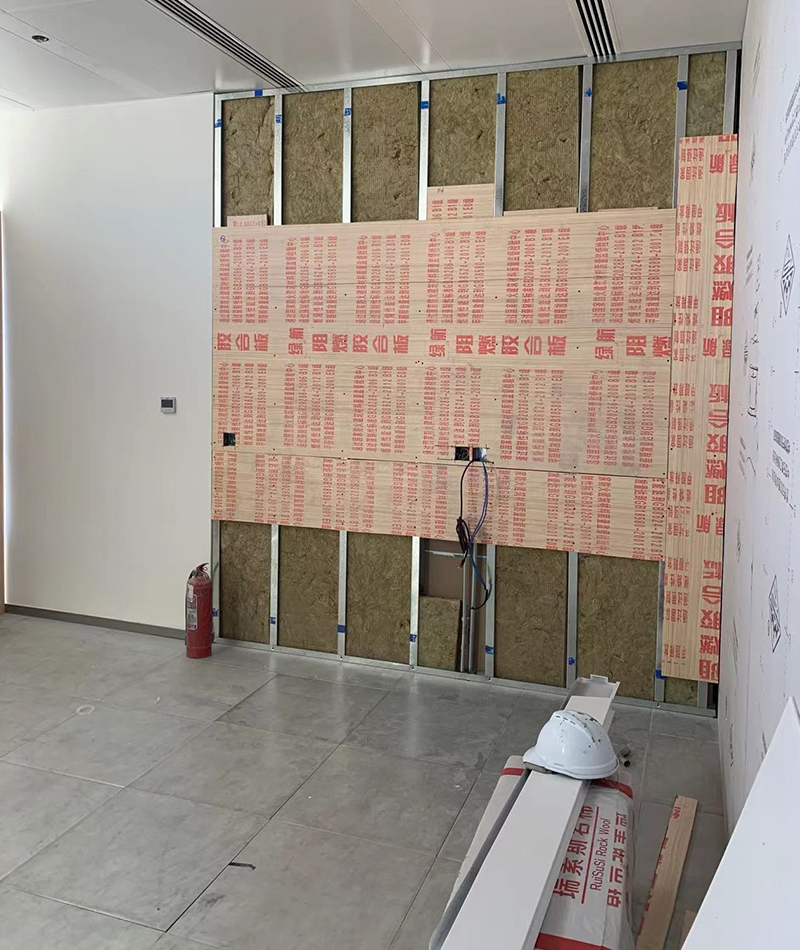 上海SK大廈辦公室裝修施工現(xiàn)場(chǎng)3