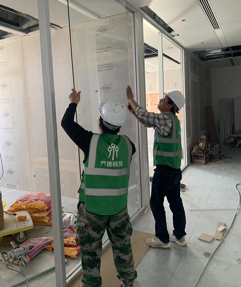 上海SK大廈辦公室裝修施工現(xiàn)場(chǎng)6