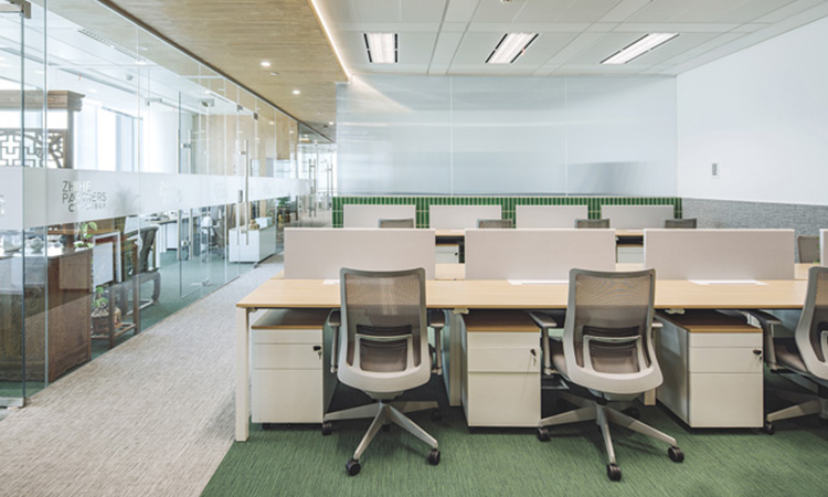 玻璃隔斷辦公區裝修效果