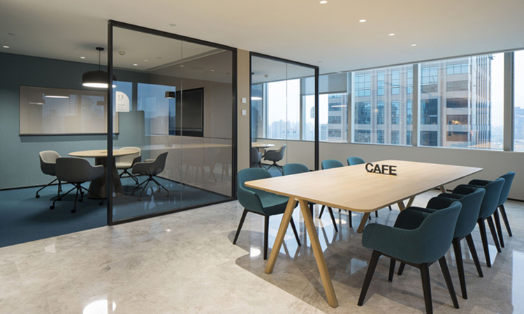 寫字樓黑框玻璃隔斷辦公會議室