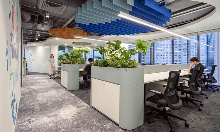 上海名企獨棟辦公樓辦公區(qū)